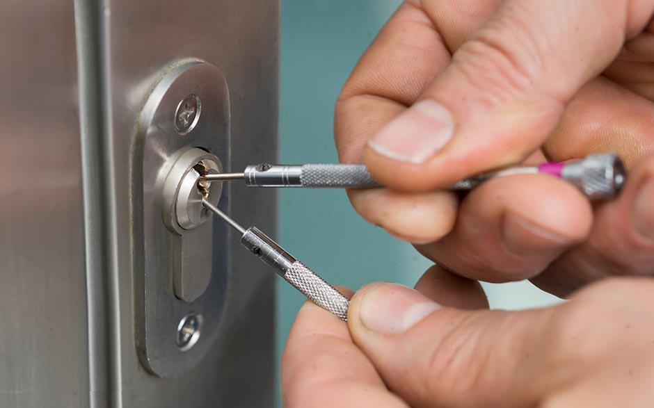 prix ouverture porte serrurier Vauréal